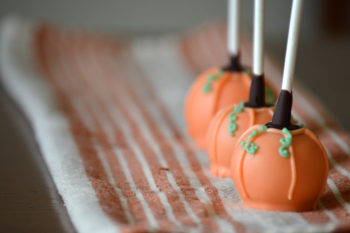 How to decorate pumpkin cake pops