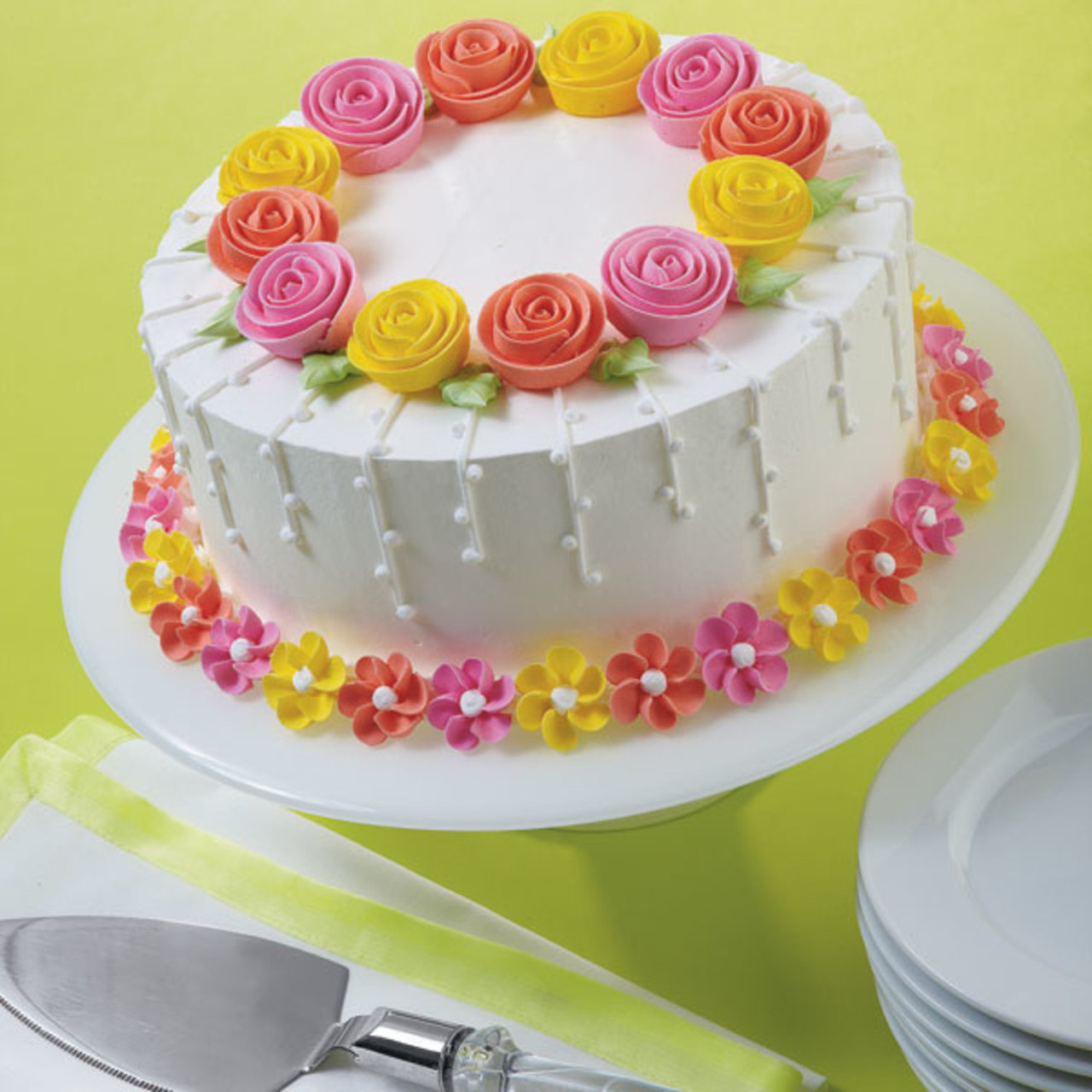 How to decorate round cake