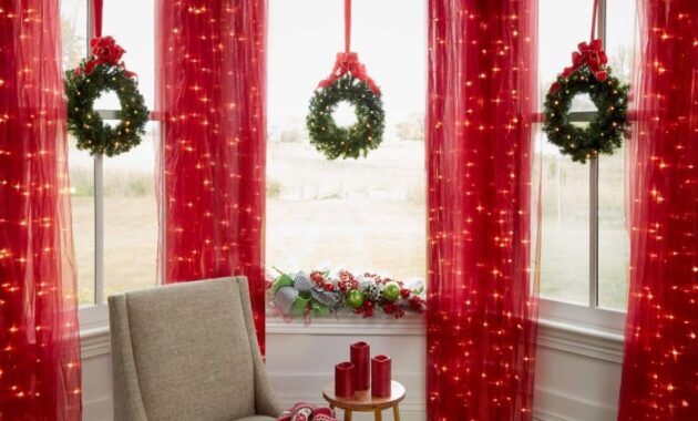 How to Decorate Windows with Christmas Wreaths A Festive Guide